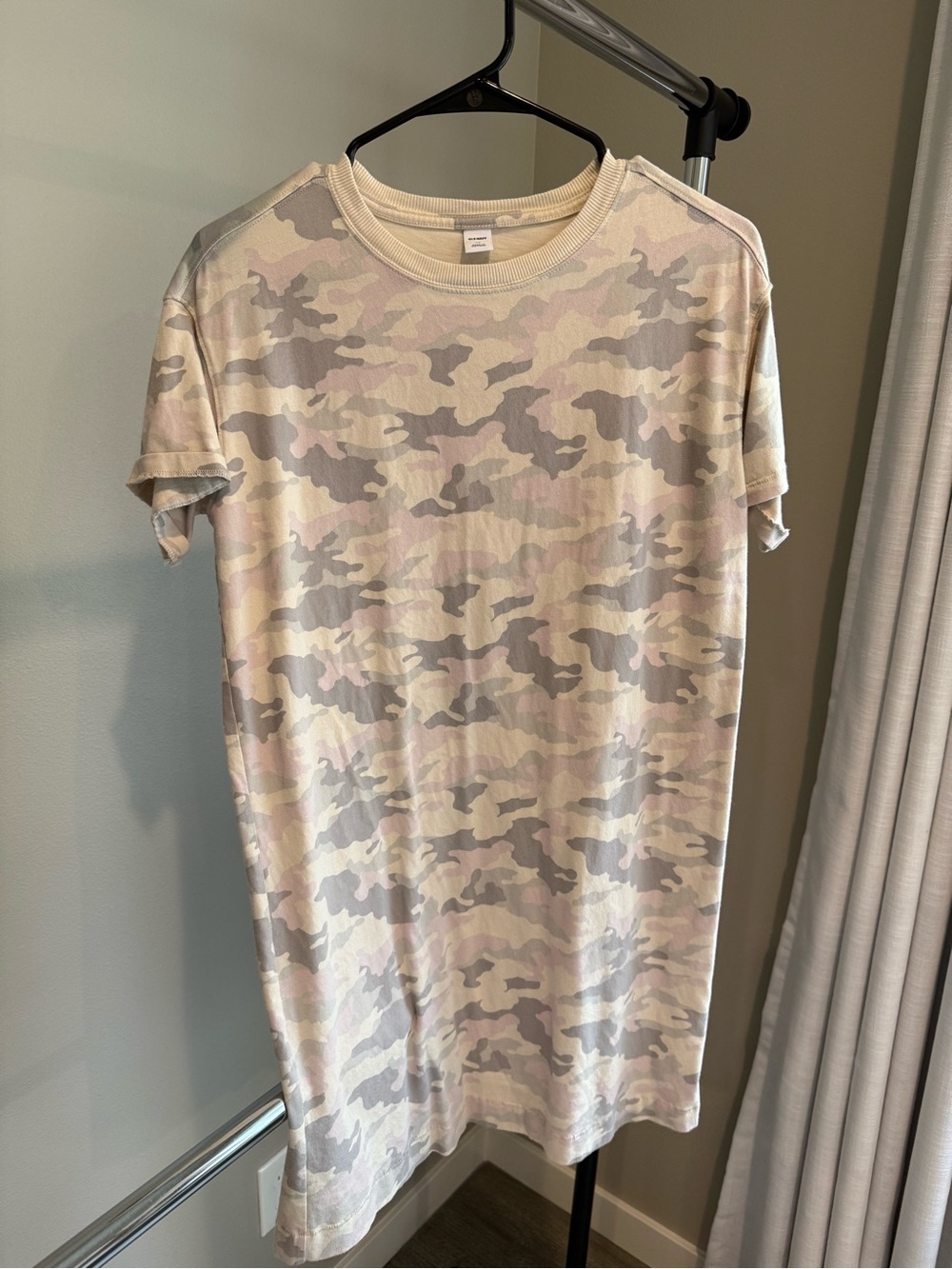 Old Navy Women's Short Sleeve Camo Tee Dress in Neutral Tones